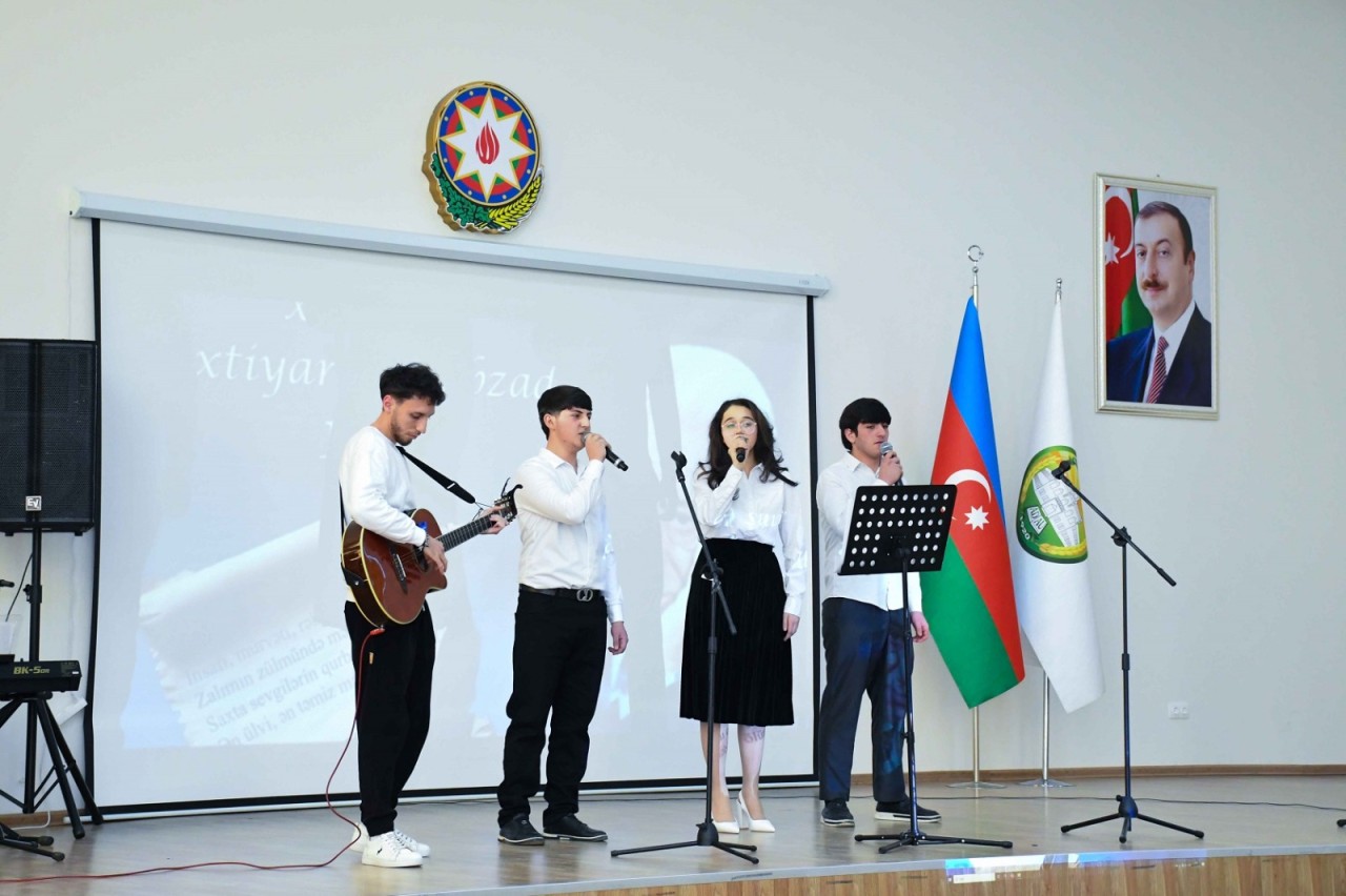 ADAU-da Xalq şairi Bəxtiyar Vahabzadənin anadan olmasının 100 illik yubileyi qeyd olunub - FOTOLAR